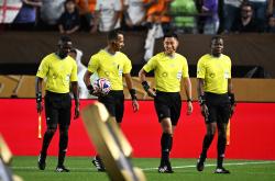 英雄联盟总决赛-足球比赛惊现精彩一幕：团队配合胜出的简单介绍