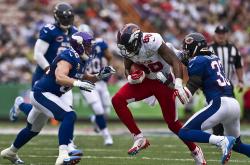 英雄联盟总决赛时间-雄鹿闪电战击溃尼克斯，神秘奇兵英格拉姆改写剧本