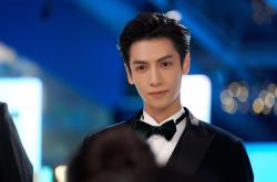 LOL决赛-跨界巅峰，猛龙横扫太阳晋级，小贾伦F1赛道上演逆袭争冠