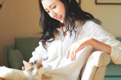 LOL赛事-碾压与淬炼，当拜仁展现团队暴力美学时，卡马文加正完成孤独者的成年礼