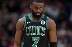 -凯尔特人轻取人，维斯布鲁克缺阵被攻克