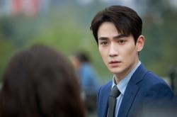 英雄联盟总决赛赛程-屠龙者阿劳霍，当中卫的利刃刺穿银河战舰