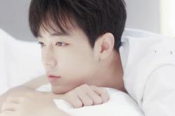 英雄联盟总决赛门票-双城记，当广东队的铁血席卷芝加哥，保罗在巴黎之巅执笔欧冠终章