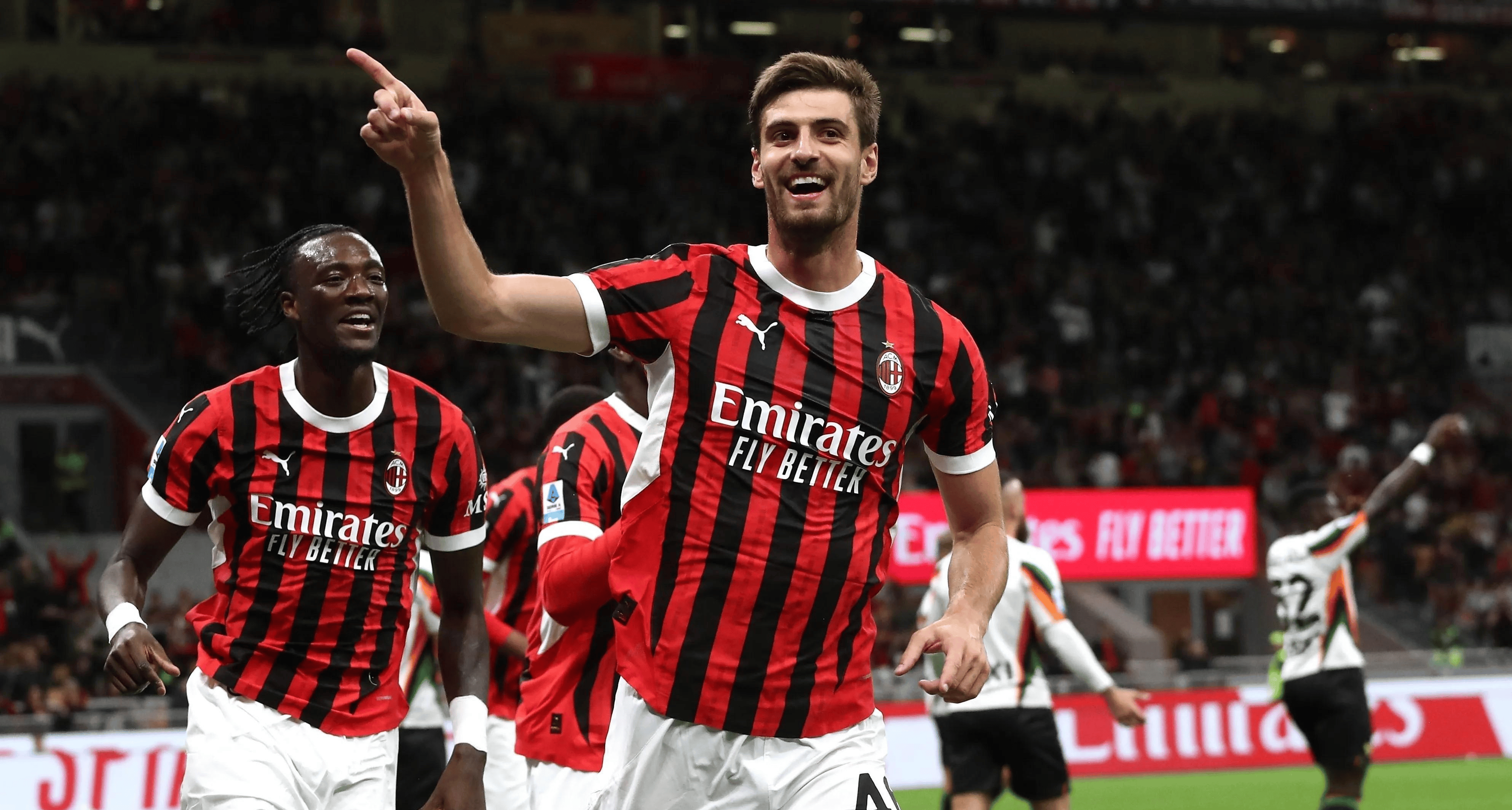 关于AC米兰主场大胜，晋级之路越来越近的信息