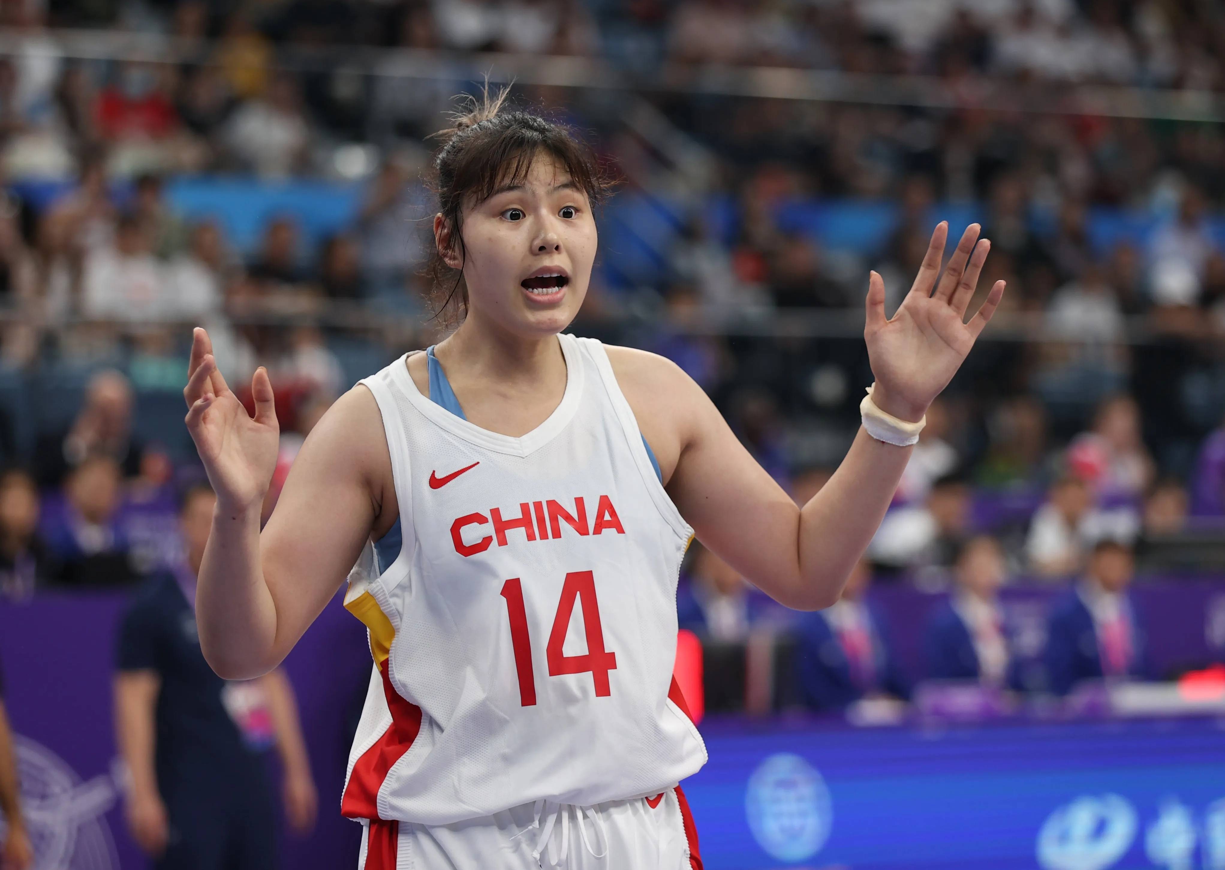 关于欧洲联赛选手加盟世界精英篮球联赛，为球迷带来精彩表演的信息