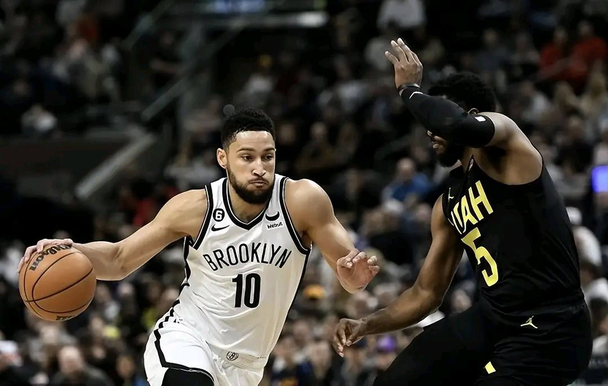 爵士客场大胜篮网，继续领先西部