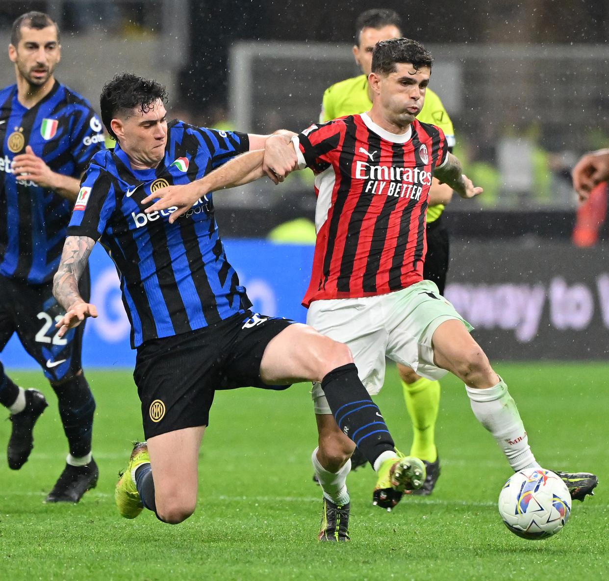 AC米兰主场取胜，重返联赛前四