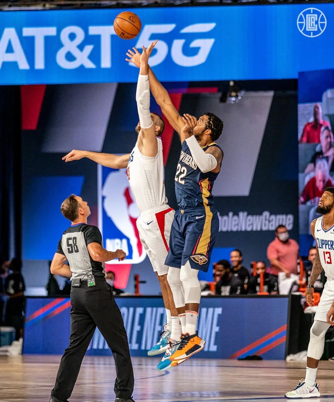 深圳队力克鹈鹕，乔治扛起全队