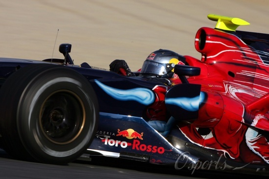 雷诺车队横扫红牛二队,拉塞尔刷新纪录 雷诺车队横扫红牛二队,拉塞尔刷新纪录