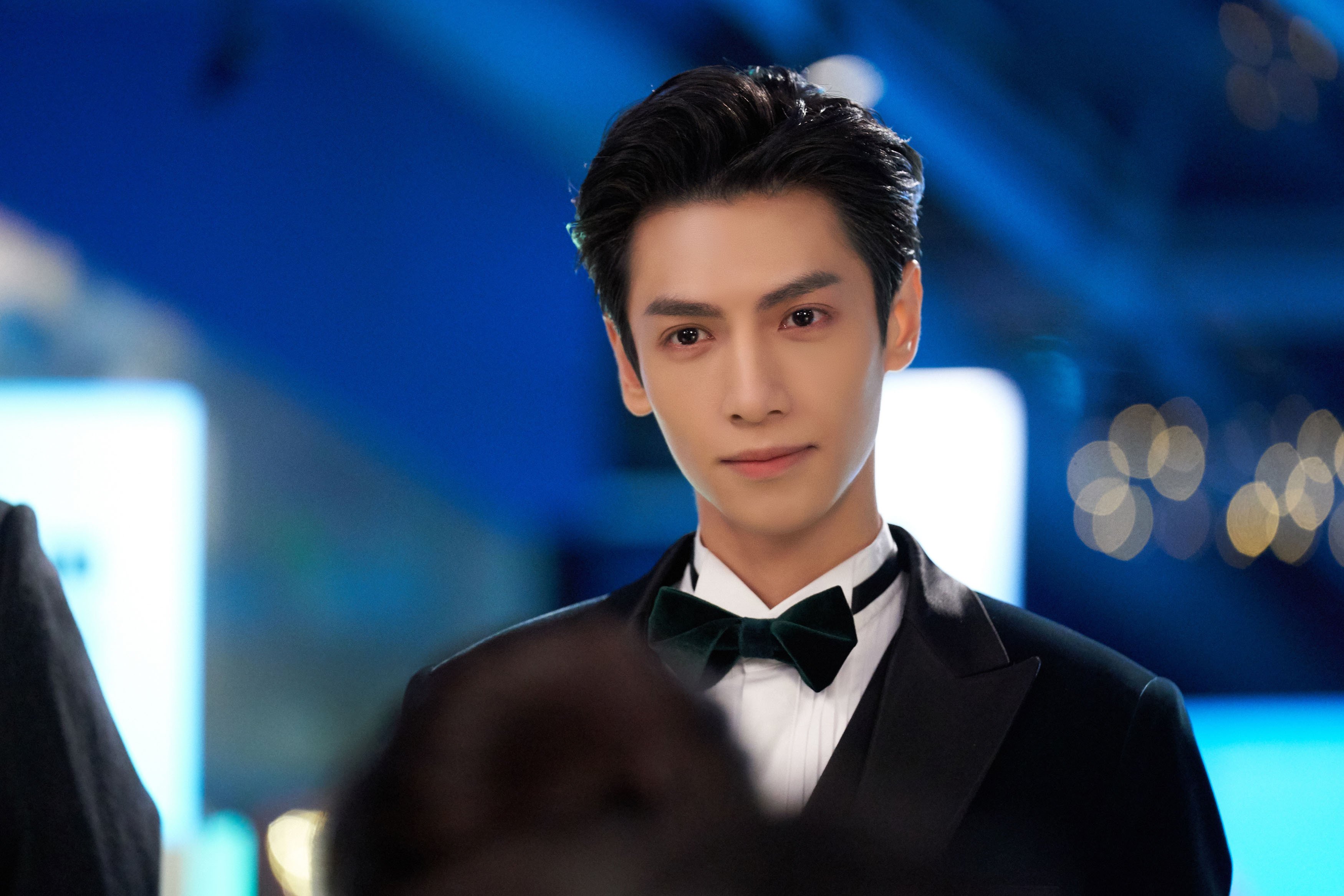 跨界巅峰,猛龙横扫太阳晋级,小贾伦F1赛道上演逆袭争冠