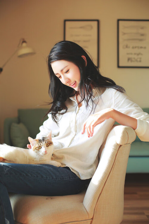 碾压与淬炼,当拜仁展现团队暴力美学时,卡马文加正完成孤独者的成年礼