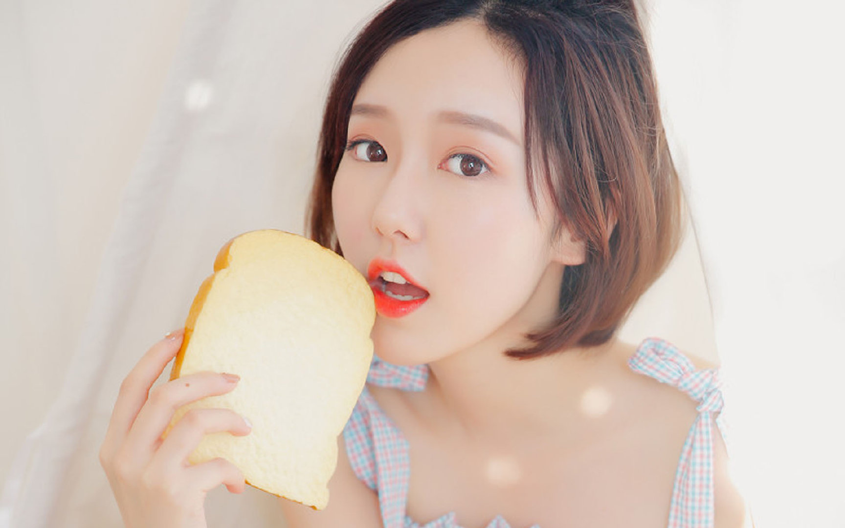 首先，我来为您扩展思维，撰写一个文章标题